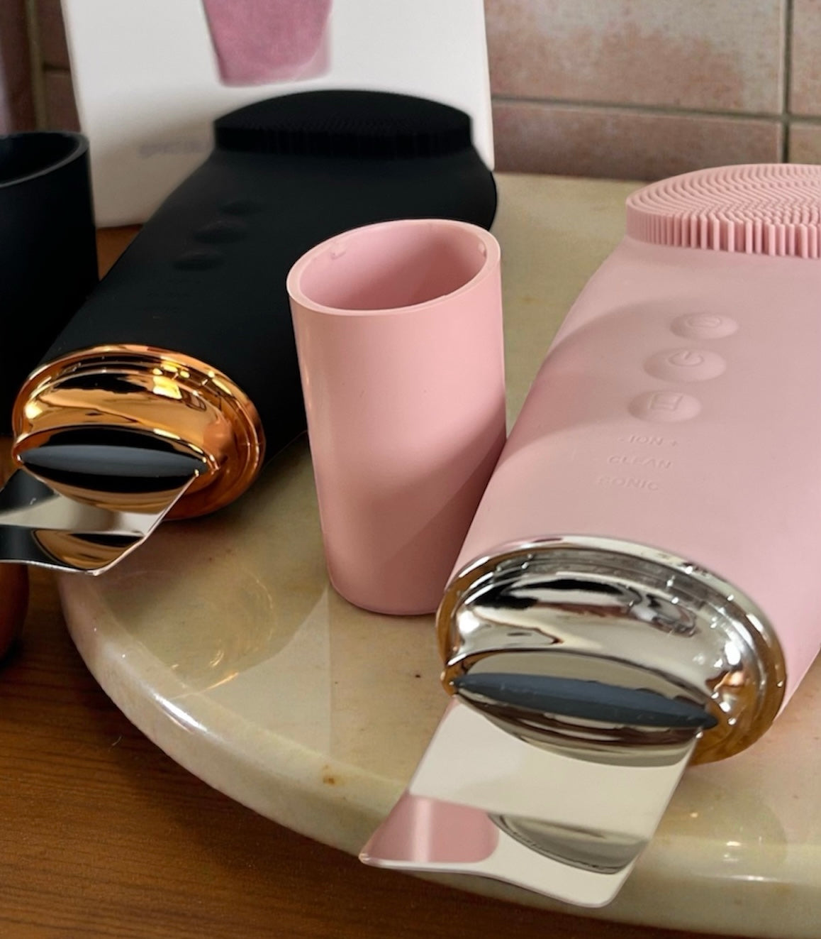 ALBÉ SKIN CLEANSER + ULTRASONIC SCRUBBER